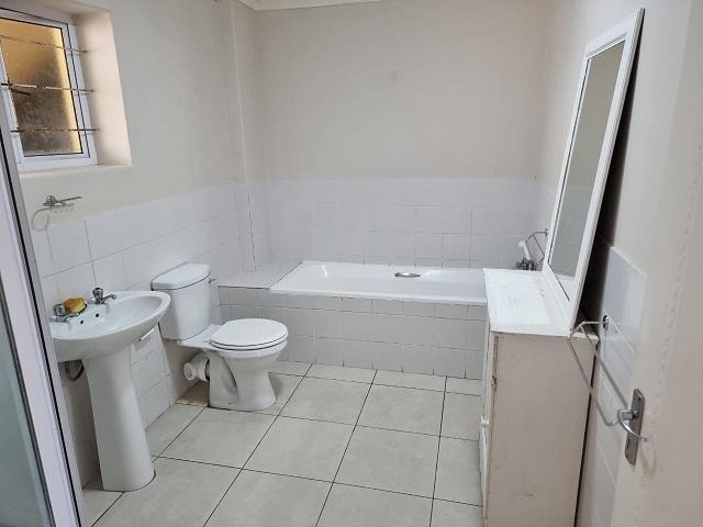 To Let 2 Bedroom Property for Rent in Sunnydale Western Cape